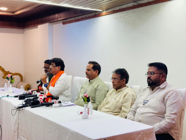 चुकीच्या बेस मॅपमुळे अनेक प्राचीन व श्रद्धास्थाने डीपी रोडमध्ये बाधित दाखविण्यात आली चुकीच्या बेस मॅपमुळे अनेक प्राचीन व श्रद्धास्थाने डीपी रोडमध्ये बाधित दाखविण्यात आली