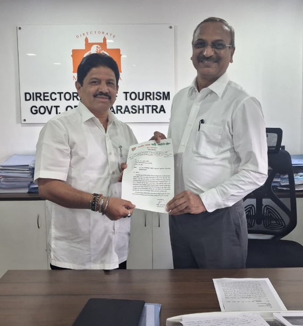 गणपतीपुळे समुद्रकिनारी सुरक्षा उपाययोजनेबाबत राजू भाटलेकर यांचे निवेदन