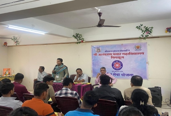 जिल्हा उद्योग केंद्राच्या योजनांची माहिती देणारी कार्यशाळा जिल्हा उद्योग केंद्राच्या योजनांची माहिती देणारी कार्यशाळा