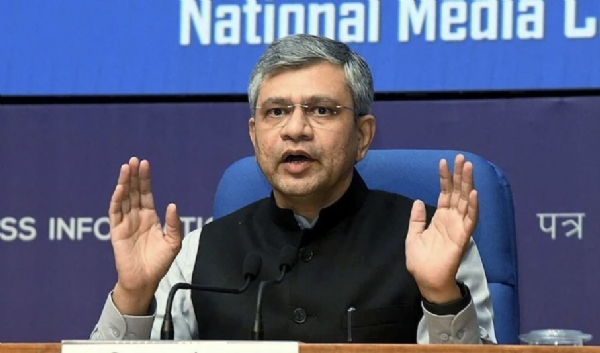 रेल्वे प्रवासादरम्यान अतिरिक्त सामान नेणाऱ्या प्रवाशांना आता अतिरिक्त शुल्क भरावे लागणार- अश्विनी वैष्णव