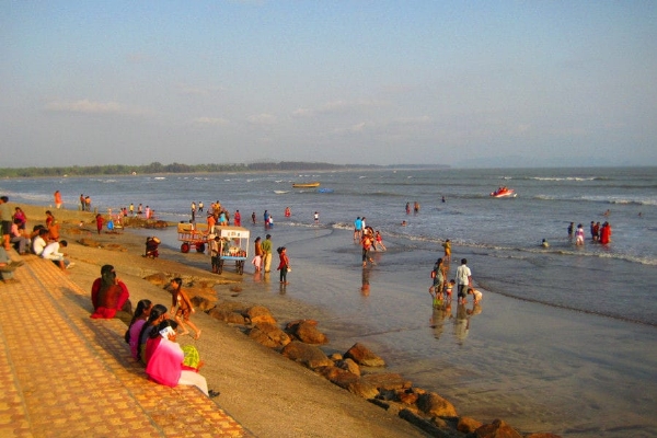 पर्यटन हंगामात अपघात टाळण्यासाठी रायगड पोलिसांचा पुढाकार; ४२ बीच वॉर्डन तैनात