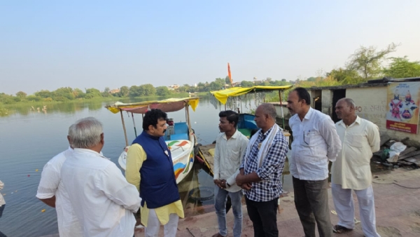 कौंडण्यपूर येथे बोटचालकांपासून पैसे घेणाऱ्या निम्न वर्धा प्रकल्पाच्या अधिकारी व कर्मचाऱ्यांवर कारवाई होणार कौंडण्यपूर येथे बोटचालकांपासून पैसे घेणाऱ्या निम्न वर्धा प्रकल्पाच्या अधिकारी व कर्मचाऱ्यांवर कारवाई होणार