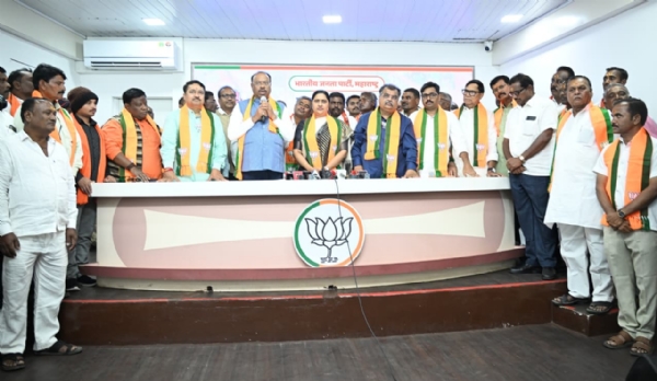 माजी आ. प्रज्ञा सातव, दिलीप माने यांचा समर्थकांसह भाजपा मध्ये प्रवेश माजी आ. प्रज्ञा सातव, दिलीप माने यांचा समर्थकांसह भाजपा मध्ये प्रवेश