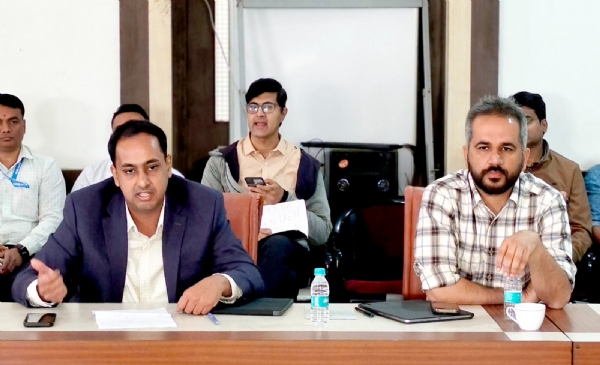 शासकीय यंत्रणांनी समन्वयातून घाटांचा आराखडा अंतिम करावा आयुक्त सिंह