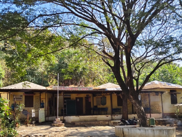 आयएसओ मानांकित शाळा तीन वर्षांपासून शिक्षकविना!  शिक्षण विभागाच्या दुर्लक्षामुळे कांद्रेभरे शाळा बंद पडण्याच्या मार्गावर