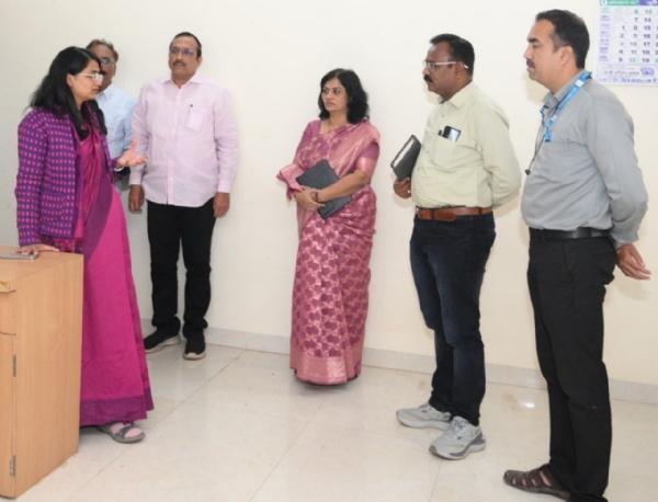 अमरावती महानगरपालिका आयुक्तांची बडनेरा झोन कार्यालयास सविस्तर पाहणी