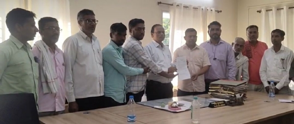 भूभागाचा अभ्यास करून तातडीने भूकंप मापक यंत्र बसवणार  सामाजिक कार्यकर्ते प्रशांत कांबळे यांच्या ठिय्या आंदोलनानंतर तहसीलदारांचे लेखी पत्र