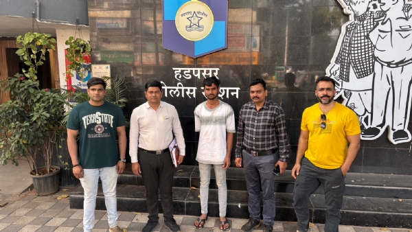 एक वर्षापासून फरार असलेल्या गुन्हेगारास पुण्यातून अटक एक वर्षापासून फरार असलेल्या गुन्हेगारास पुण्यातून अटक