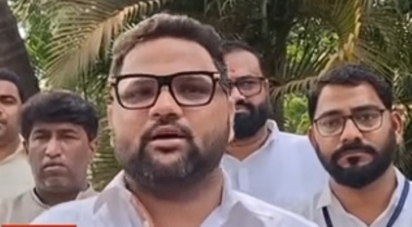 नियोजित हल्ला असल्याचा गोगावलेंचा आरोप; जाणूनबुजून हल्ल्याचा बनाव केल्याचा जगताप यांचा पलटवार