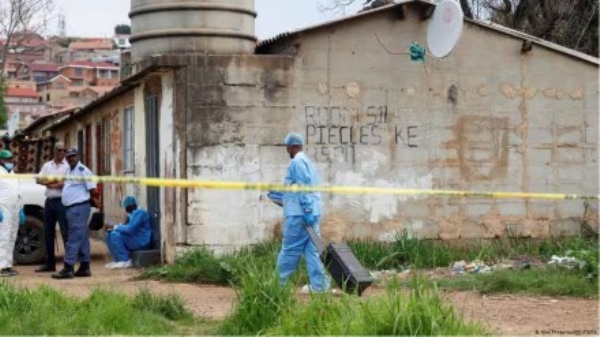 दक्षिण आफ्रिकेतील जोहान्सबर्गमध्ये गोळीबार दक्षिण आफ्रिकेतील जोहान्सबर्गमध्ये गोळीबार