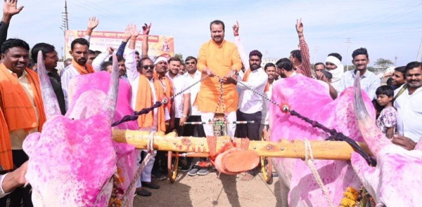 शंकरपट म्हणजे संस्कृती, परंपरा आणि मातीशी असलेल्या नात्याचा उत्सव – आ. राजेश वानखडे नांदगाव पेठ येथे विदर्भस्तरीय शंकरपटाचा जल्लोषात भव्य शुभारंभ शंकरपट म्हणजे संस्कृती, परंपरा आणि मातीशी असलेल्या नात्याचा उत्सव – आ. राजेश वानखडे नांदगाव पेठ येथे विदर्भस्तरीय शंकरपटाचा जल्लोषात भव्य शुभारंभ