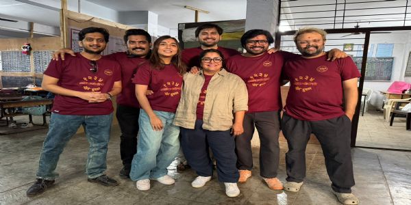 ‘क्रांतिज्योती विद्यालय - मराठी माध्यम’च्या टीमने राबवले नाशिकच्या शाळेत स्वच्छता अभियान