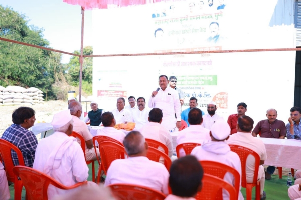 शेतकऱ्यांचे नुकसान न करता नियमानुसार सोयाबीन खरेदी करा: सहकार मंत्री ना. बाबासाहेब पाटील