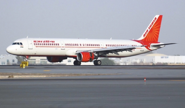 तांत्रिक बिघाडामुळे एअर इंडियाचे मुंबईला जाणाऱ्या विमानाचे दिल्लीत आपत्कालीन लँडिंग