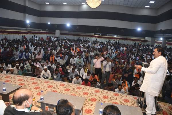 महापालिकेवर शिवसेना ठाकरे पक्षाची सत्ता आणणार: मेळाव्यात नेत्यांचा निर्धार, इच्छूकांनी केला प्रवेश महापालिकेवर शिवसेना ठाकरे पक्षाची सत्ता आणणार: मेळाव्यात नेत्यांचा निर्धार, इच्छूकांनी केला प्रवेश