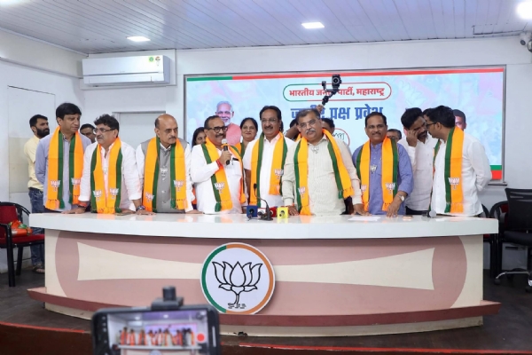 राज ठाकरे आणि उद्धव ठाकरे यांना मोठा धक्का