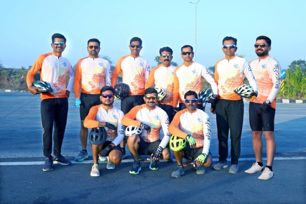 छातीत रामनाम, पायात जिद्द आणि मनात मानवतेची एकता... याच भावनेतून अहमदपूर येथील ११ सायकलपटू  शुक्रवारी अयोध्येकडे झेपावणार