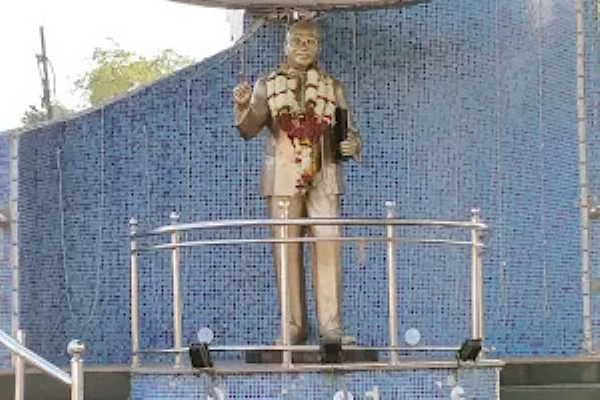 डॉ. आंबेडकर यांच्या स्मारकासाठीच्या जागेचा मुद्दा  डॉ. चंद्रशेखर गट्टाणी यांची रिट याचिका सुनावणीनंतर निर्णयासाठी बंद