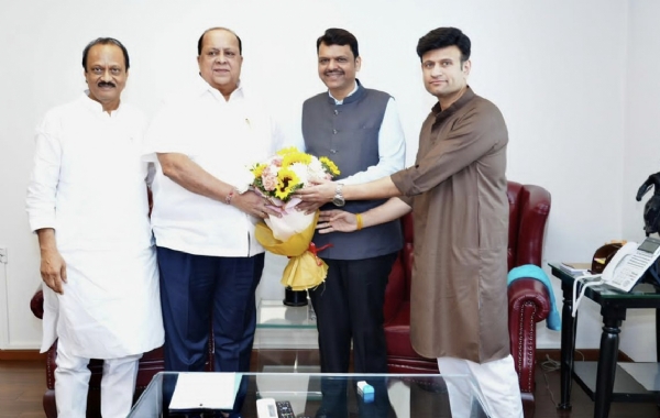 मुश्रीफ-घाटगे यांची फडणवीस-पवार सदिच्छा भेट