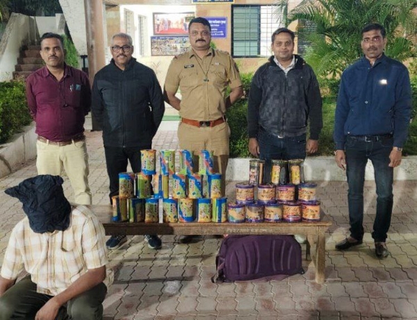 चिचफैल भागात प्रतिबंधित नायलॉन मांजा जप्त  एक आरोपी ताब्यात, राजापेठ पोलिसांची कारवाई