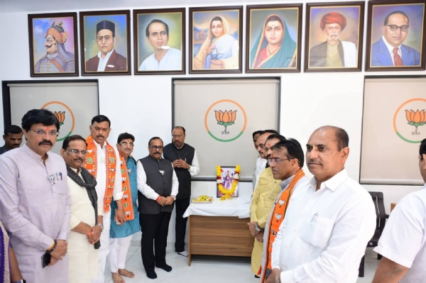 गुरु श्री गोविंदसिंहजी महाराजांच्या चार साहिबजाद्यांना अभिवादन