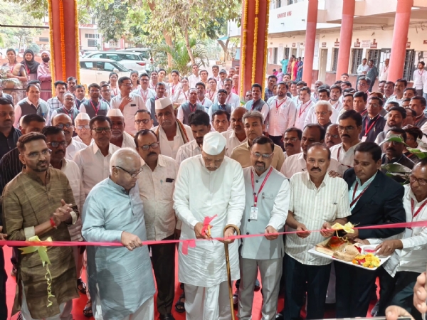 महाविद्यालयाच्या प्रशासकीय इमारतीच्या नूतनीकरणाचा उदघाटन समारंभ महाविद्यालयाच्या प्रशासकीय इमारतीच्या नूतनीकरणाचा उदघाटन समारंभ