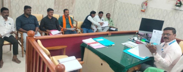 राजकीय पक्ष प्रमुखांची बैठक; मतदार यादी पडताळणीवर भर तहसीलदार सुदर्शन शहारे यांचे मार्गदर्शन