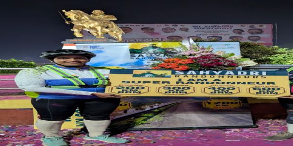 रत्नागिरी : चिपळूण सायकलिंग क्लबच्या रमा करमरकर बनल्या सुपर रँडोनिअर्स