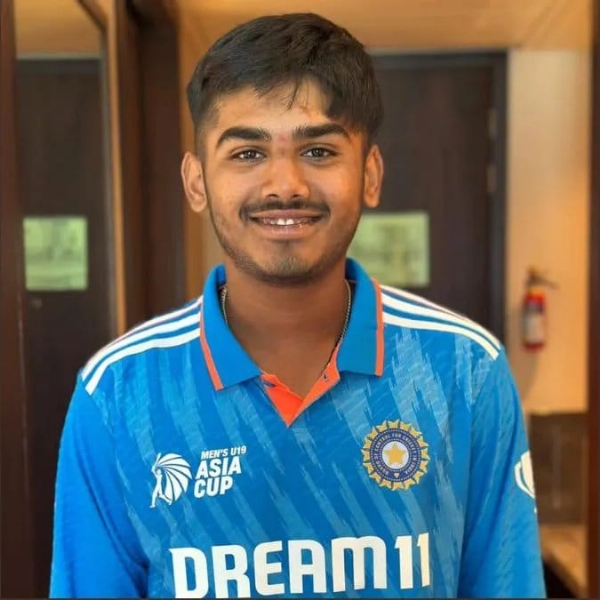 आयुष म्हात्रे