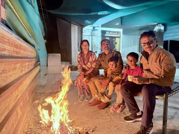 पोलिस वसाहतीत ठाणेदाराचे एकटेच कुटुंब पाहुन पोलिस अधिक्षकांनी घेतली आस्थेवाईक भेट