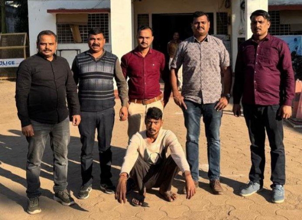 ५२ लाखांची फसवणूक करणारा मध्यप्रदेशातून जेरबंद शेअर मार्केटमध्ये जास्त नफा मिळण्याचे दिले होते आमिष