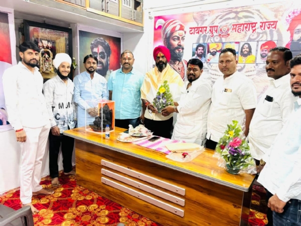 अहमदपूर नगरपालिकेच्या नवनिर्वाचित लोकप्रतिनिधींचा टायगर ग्रुपच्या वतीने जंगी सत्कार