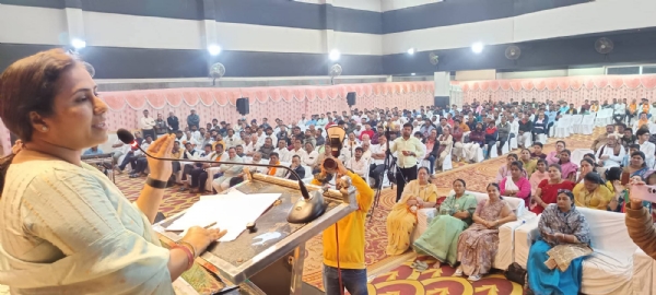 या कार्यक्रमाचे प्रास्ताविक अंबिलवादे यांनी केले. सूत्रसंचालन ऋषिकेश सकनूर यांनी केले. या कार्यक्रमास विविध क्षेत्रातील मान्यवर व नागरीक मोठ्या संख्येने उपस्थित होते.    ---------------