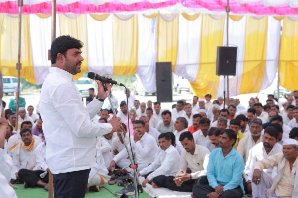 विटा येथे कार्यकर्ता मेळावा विटा येथे कार्यकर्ता मेळावा