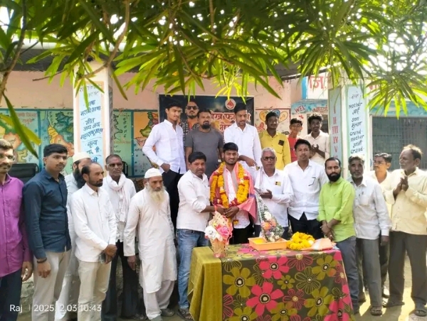 रक्तदान शिबिरात १३ जणांनी रक्तदान