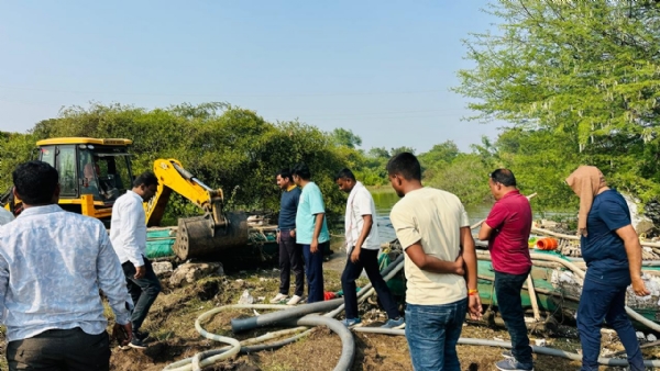 49 लाखांचा मुद्देमाल नष्ट, 20 लाखांचे इंजिन जप्त* 49 लाखांचा मुद्देमाल नष्ट, 20 लाखांचे इंजिन जप्त*