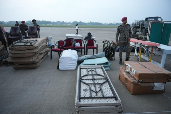 चक्रीवादळ दित्वाह: पीडितांच्या मदतीसाठी भारतीय सेनेची एक विशेष तुकडी श्रीलंकेत चक्रीवादळ दित्वाह: पीडितांच्या मदतीसाठी भारतीय सेनेची एक विशेष तुकडी श्रीलंकेत