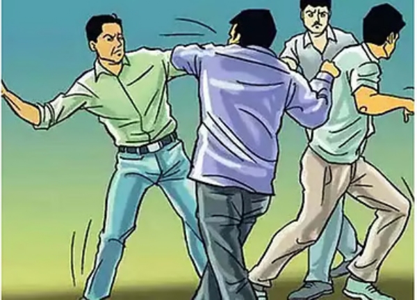 धक्का लागला तरी गावात होतो राडा; तंटा हाय पण समिती नाय! ना पदाधिकारी राहिले, ना पुरस्कार, तक्रारी थेट पोलिस ठाण्यात धक्का लागला तरी गावात होतो राडा; तंटा हाय पण समिती नाय! ना पदाधिकारी राहिले, ना पुरस्कार, तक्रारी थेट पोलिस ठाण्यात