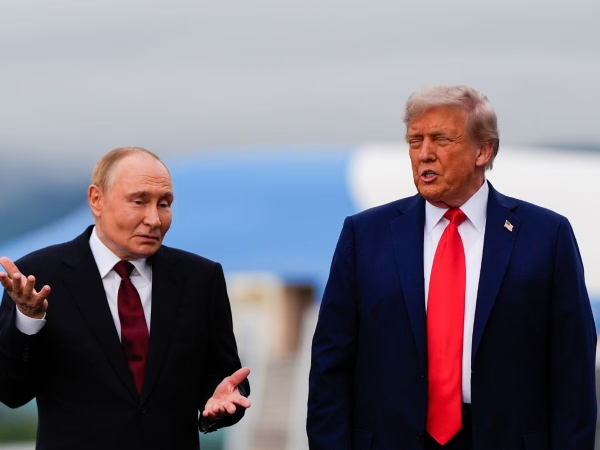 पुतिन यांच्या अधिकृत निवासस्थानी झालेल्या ड्रोन हल्ल्यावर ट्रम्प नाराज पुतिन यांच्या अधिकृत निवासस्थानी झालेल्या ड्रोन हल्ल्यावर ट्रम्प नाराज