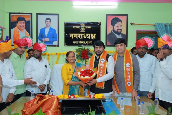 नेते सईद खान यांच्या उपस्थितीत आसेफ खान यांनी घेतला पदभार नेते सईद खान यांच्या उपस्थितीत आसेफ खान यांनी घेतला पदभार