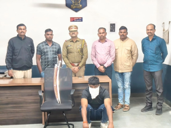 ताडकळस येथे तलवार बाळगल्या प्रकरणी गुन्हा दाखल