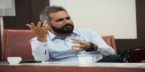 नाशिक - आयुक्त शेखर सिंहानी विविध क्षेत्रातील तज्ञ व्यक्तींशी साधला संवाद