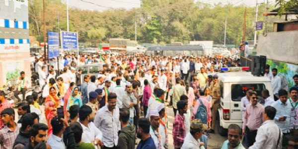 महापालिका निवडणूक : उमेदवारी अर्जांच्या शेवटच्या दिवशी जोरदार शक्तीप्रदर्शन