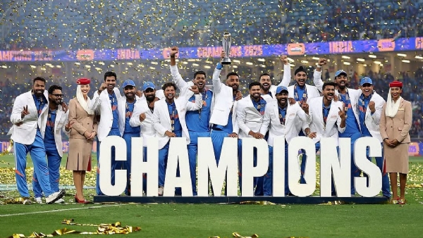 महिला विश्वचषक विजय; मर्यादित षटकांच्या क्रिकेटमधील वर्चस्वाच्या पार्श्वभूमीवर पुरुष कसोटी क्रिकेटमध्ये अस्थिरता महिला विश्वचषक विजय; मर्यादित षटकांच्या क्रिकेटमधील वर्चस्वाच्या पार्श्वभूमीवर पुरुष कसोटी क्रिकेटमध्ये अस्थिरता