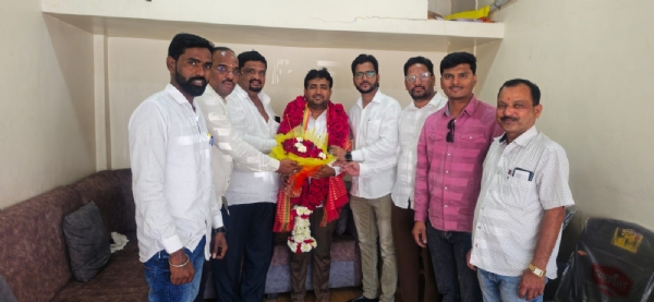 सेलू नगरपरिषदेत काँग्रेसच्या गटनेतेपदी पवन आडळकर यांची सर्वानुमते निवड सेलू नगरपरिषदेत काँग्रेसच्या गटनेतेपदी पवन आडळकर यांची सर्वानुमते निवड