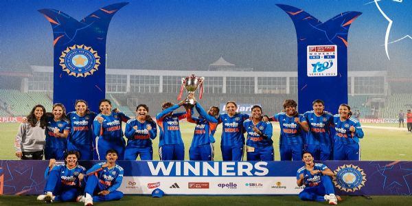 भारतीय महिला संघाने श्रीलंकेविरुद्धची टी-20 मालिका ५-0 ने जिंकली