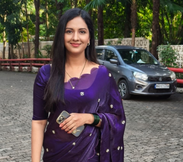 समरच्या आरोग्यासाठी स्वानंदीने घेतला योग आणि प्राणायाम शिकवण्याचा निर्णय समरच्या आरोग्यासाठी स्वानंदीने घेतला योग आणि प्राणायाम शिकवण्याचा निर्णय