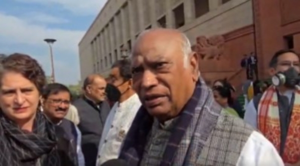 काँग्रेस अध्यक्ष मल्लिकार्जुन खरगे काँग्रेस अध्यक्ष मल्लिकार्जुन खरगे