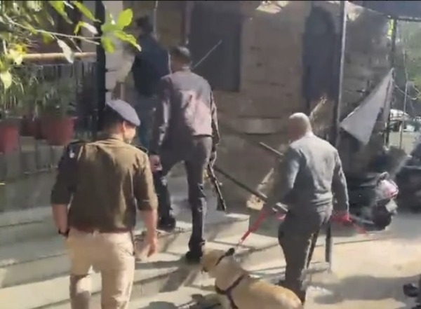 अजमेर दर्ग्याला बॉम्बने उडवण्याची धमकिचा ईमेल अजमेर दर्ग्याला बॉम्बने उडवण्याची धमकिचा ईमेल