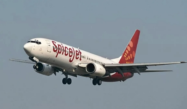 इंडिगो एअरलाईन्सच्या फ्लाइट रद्दीकरणाच्या पार्श्वभूमीवर स्पाइसजेटने सुरू केली २९ नवीन उड्डाणे इंडिगो एअरलाईन्सच्या फ्लाइट रद्दीकरणाच्या पार्श्वभूमीवर स्पाइसजेटने सुरू केली २९ नवीन उड्डाणे